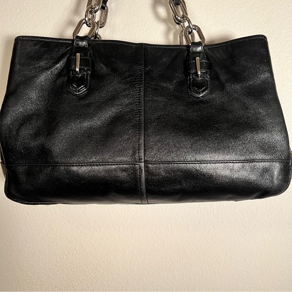 Coach Black Leather Shoulder Bag with Turnlock Closure - Picture 6 of 14